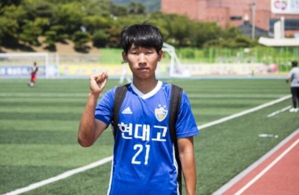 홍현석 축구선수 탐구! 연봉과 통계, 결혼, 와이프, 이재성까지